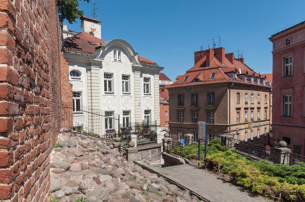 Hill Inn Познань Экстерьер фото