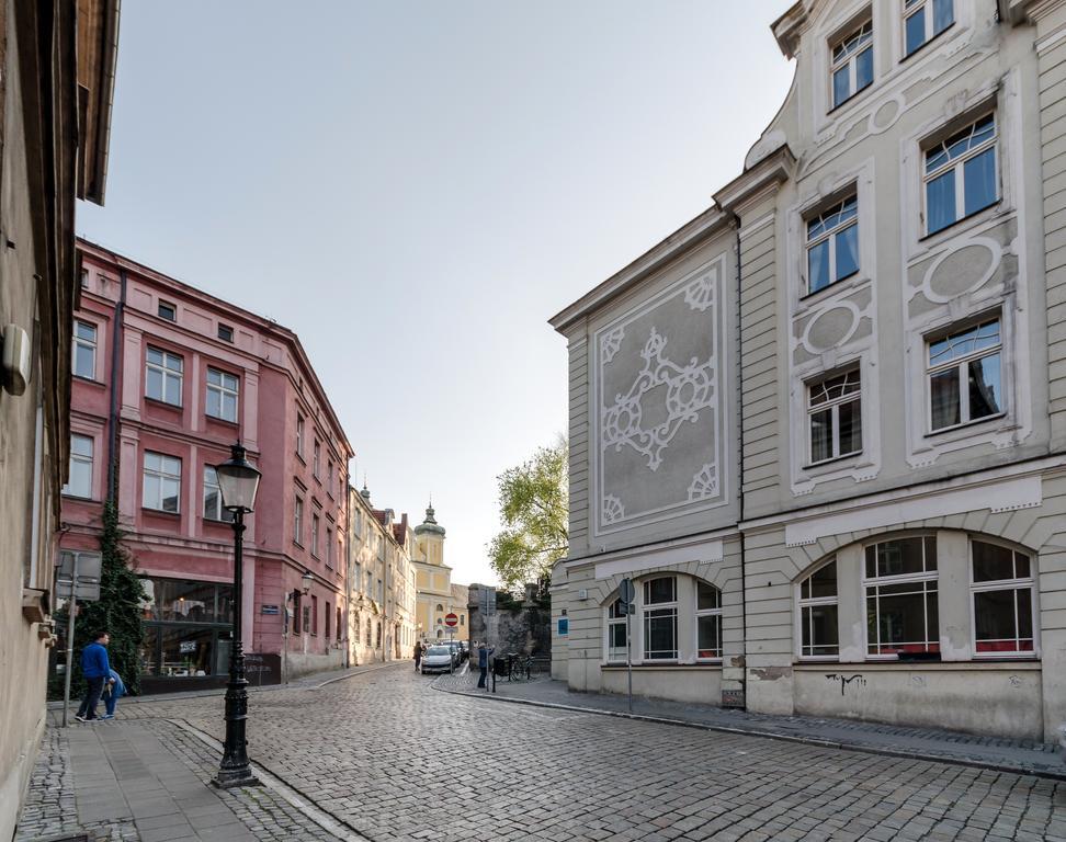 Hill Inn Познань Экстерьер фото