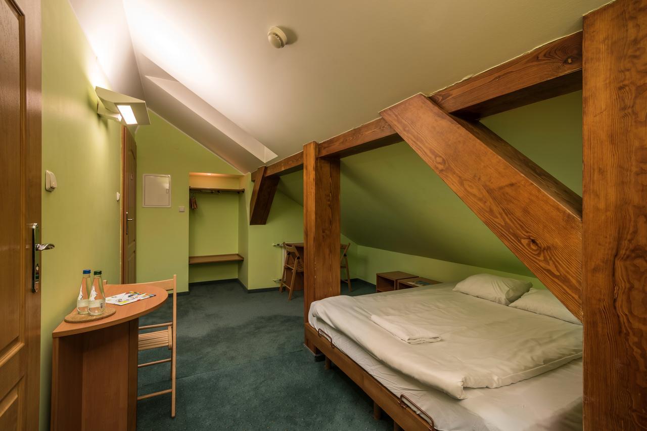 Hill Inn Познань Экстерьер фото
