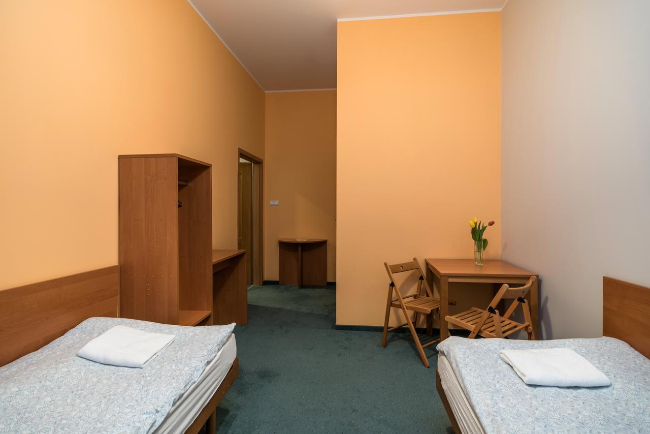 Hill Inn Познань Экстерьер фото