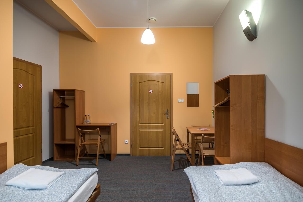 Hill Inn Познань Экстерьер фото