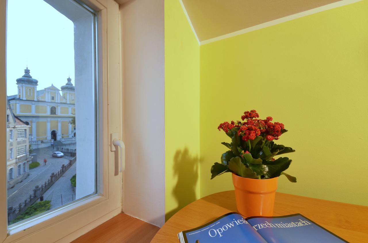 Hill Inn Познань Экстерьер фото