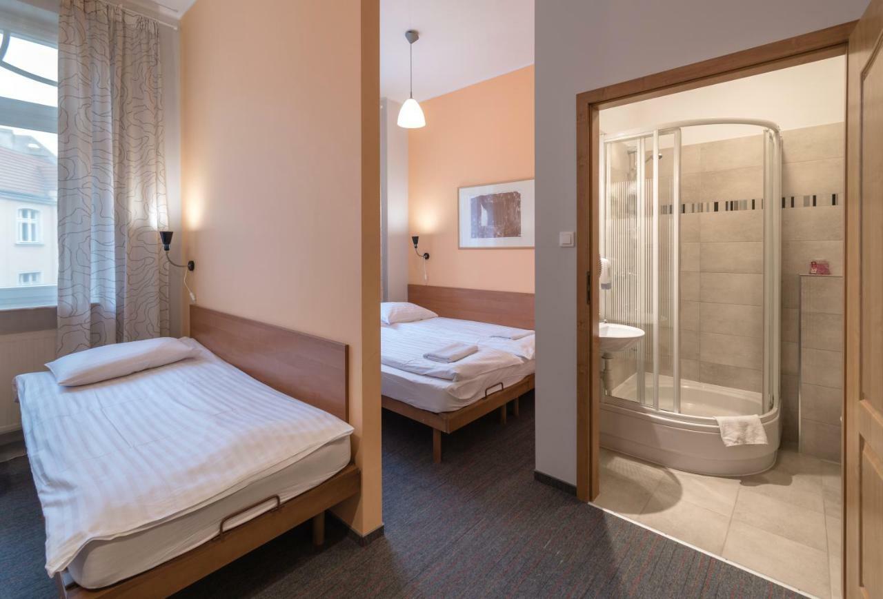 Hill Inn Познань Экстерьер фото