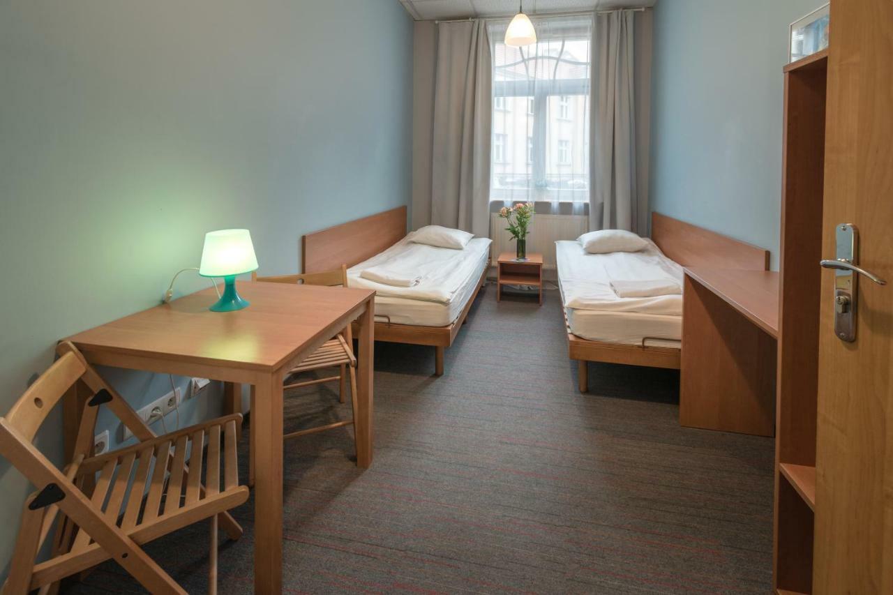 Hill Inn Познань Экстерьер фото