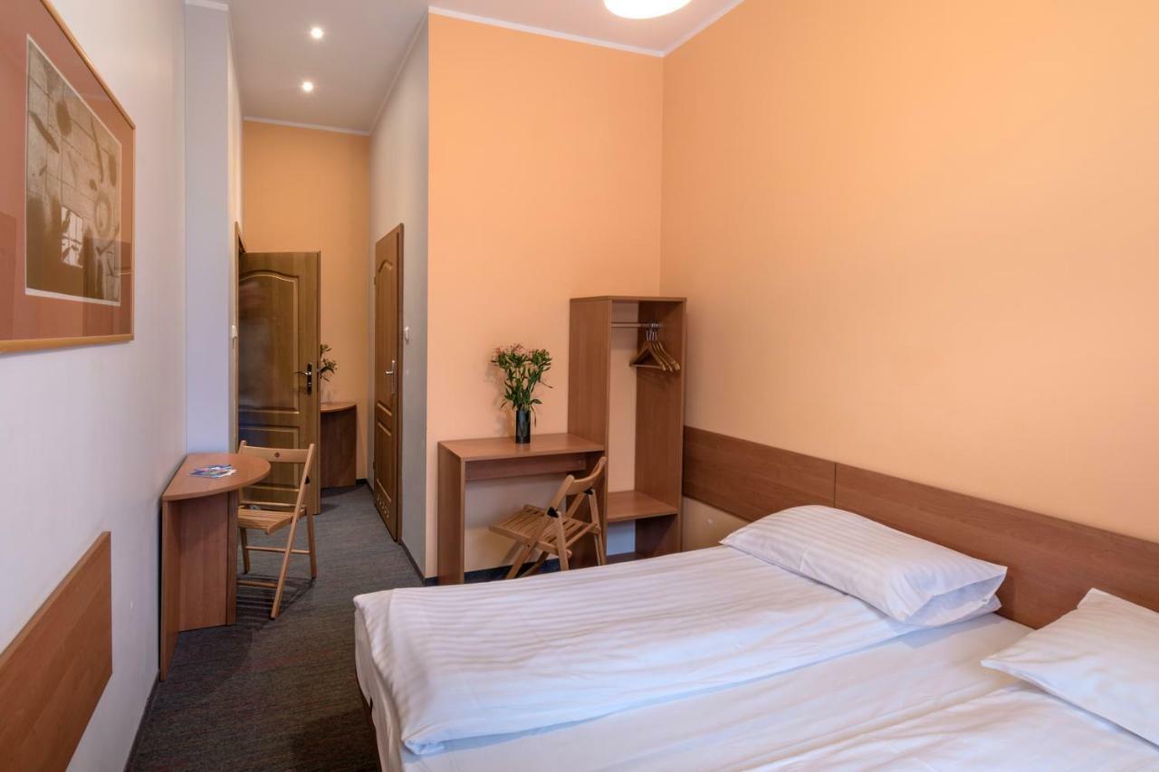 Hill Inn Познань Экстерьер фото