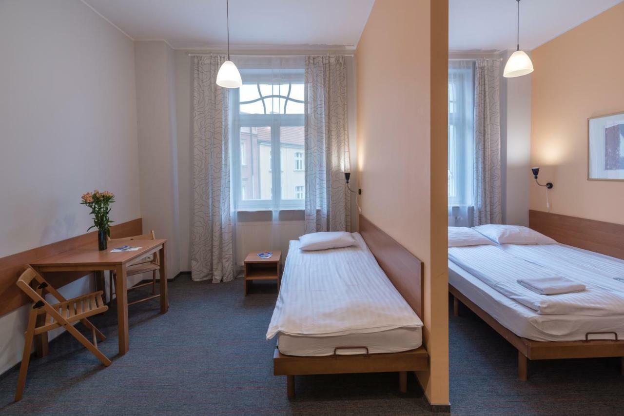 Hill Inn Познань Экстерьер фото